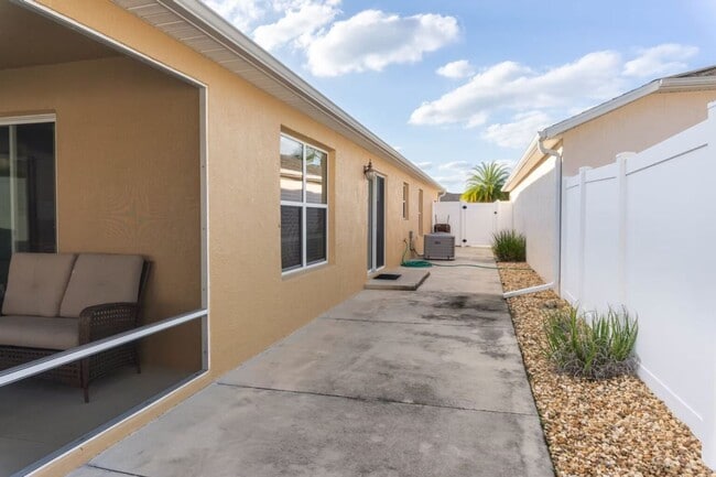 Photo - M2453 Violet (VCSC/M10) Unit -