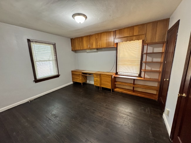 Photo - 2434 Akins Dr