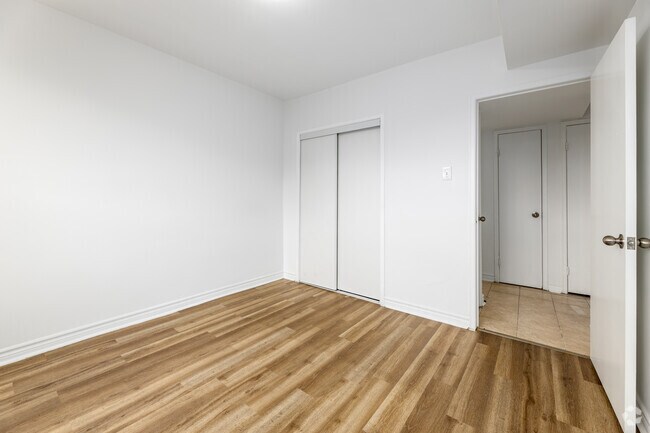 1BR, 1BA - 600SF - Bedroom