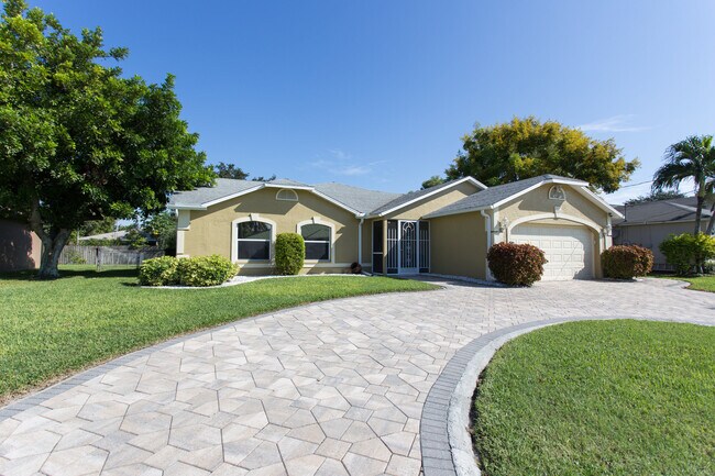 Photo - 223 SW 42nd St