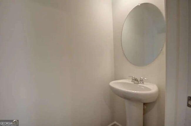 Photo - 3180 Delancy St