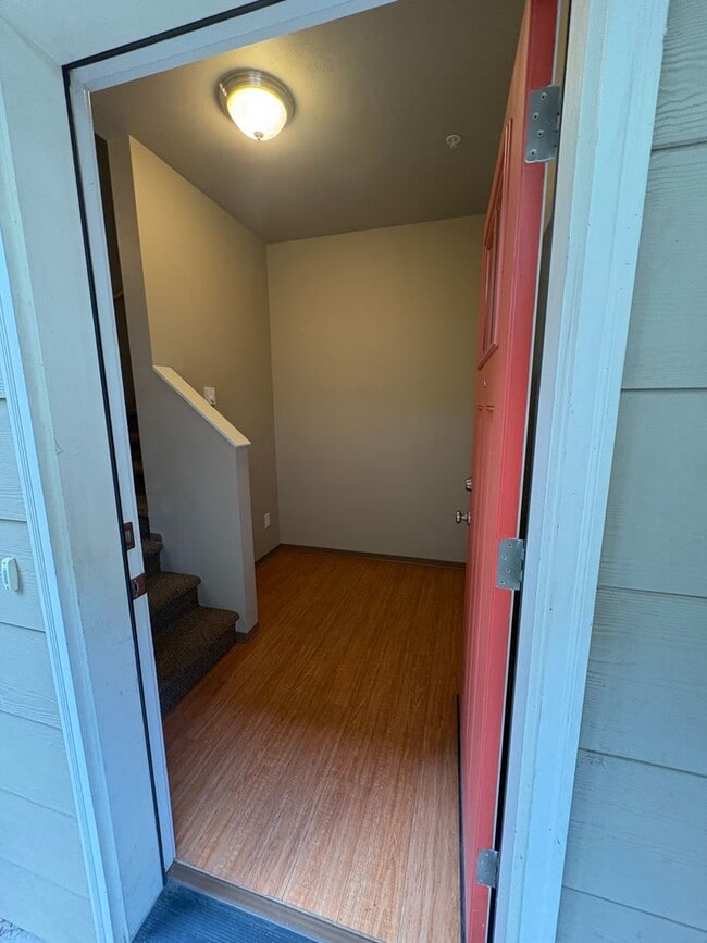 Photo - 2 Bedroom 1 1/2 Bath Close to campus on 14th & Patterson Unit 585 E 14th Ave #7