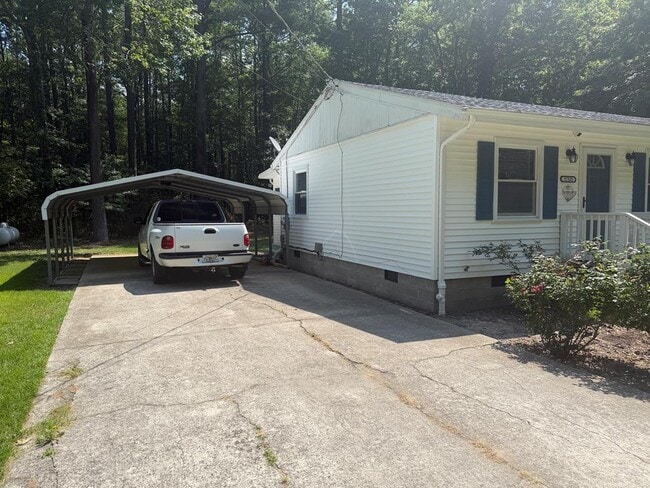 Photo - 17325 Savage St