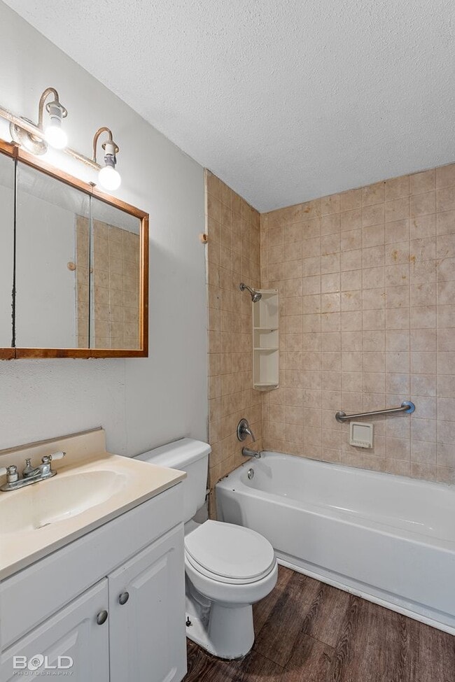 Photo - 1136 N Southland Park Dr