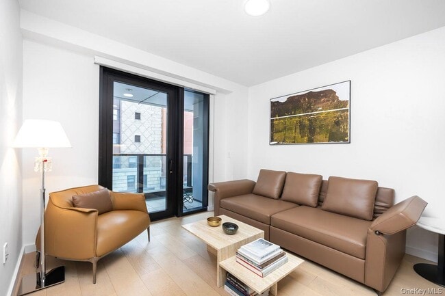 Photo - 300 W 30th St Unit 4F
