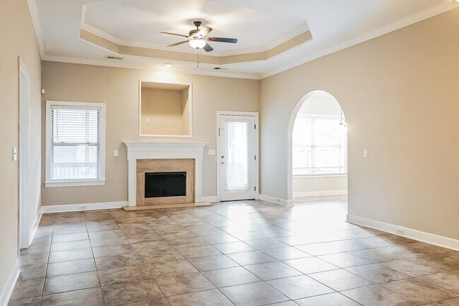 Photo - 626 Waterford Ln