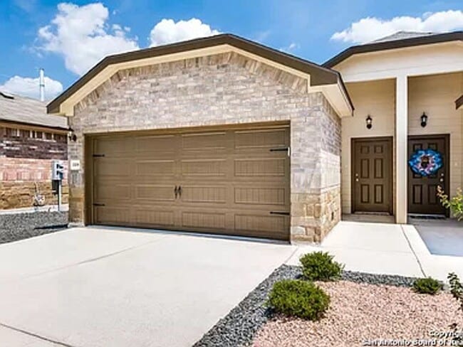 Photo - Beautiful Duplex in Seguin!