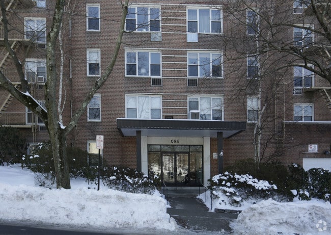 Photo - One Oakridge Owners Inc