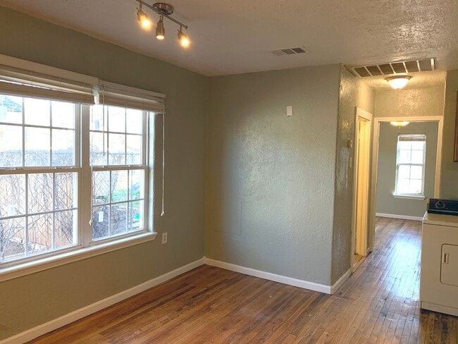 Photo - Pre-Leasing - Cozy 1-Bedroom Home Near Texas Tech! Unit B