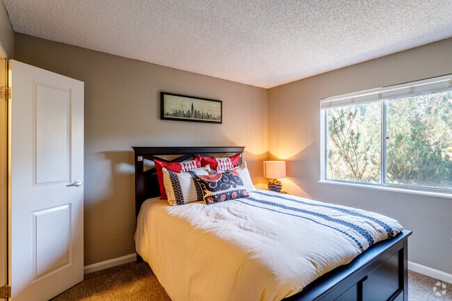 1BR, 1BA - The Overlook