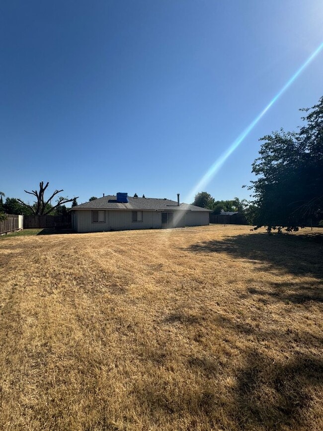 Photo - Charming 3 Bed, 2 Bath Home on a large late in  Madera Estates Rent