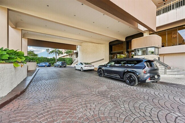 Photo - 1800 NE 114th St Unit 1004