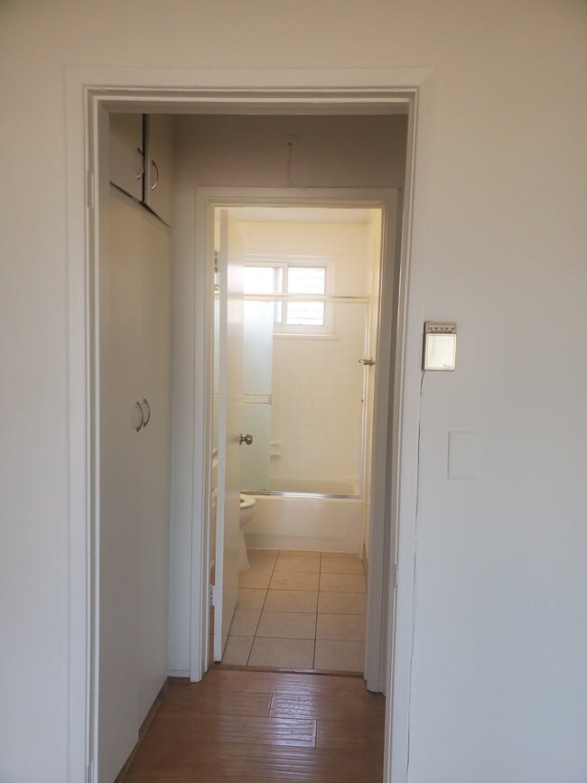 Photo - 1128 Raymond Ave Unidad 6