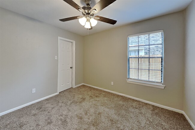 3418 Creek Manor Dr
