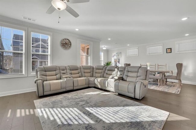 Photo - 1070 Poppy Pointe