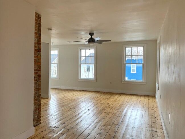 Photo - 216 State St Unidad #2