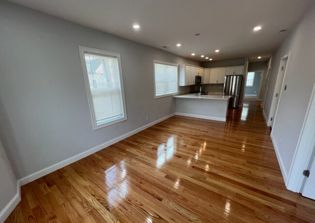 Photo - 130 Cross St Unit 4