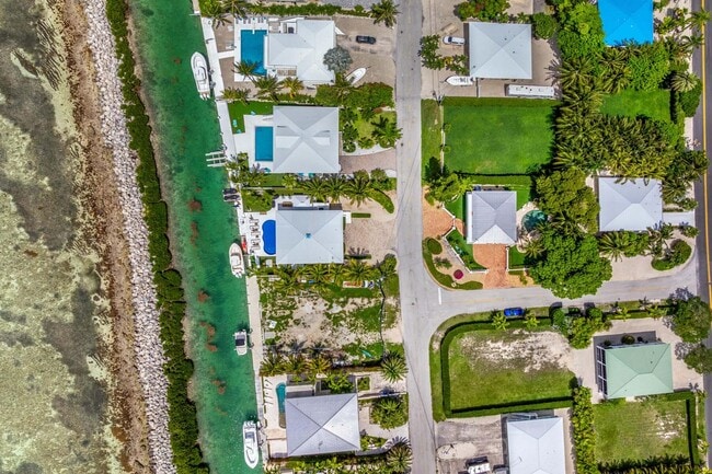 Photo - 235 W Seaview Cir