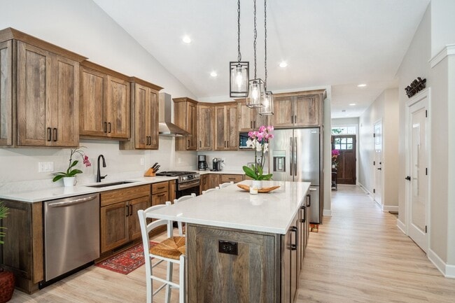 Photo - 6195 Hilltop Ct