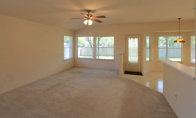 Photo - 3 Bedroom, 2 Bath Home in Cedar Park