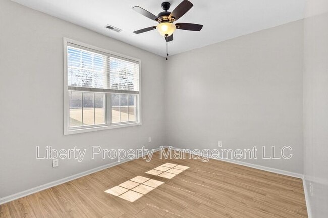 Photo - 47 Strike Eagle Dr