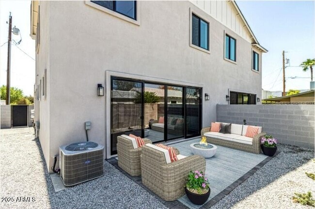 Photo - 902 W Hazelwood St Unit A