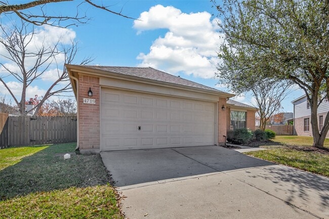 Photo - 4719 Silver Spruce Ln