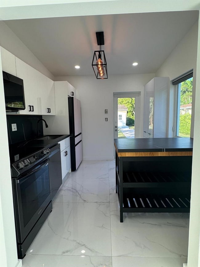 Photo - 6520 SW 62nd Ct Unit 6520