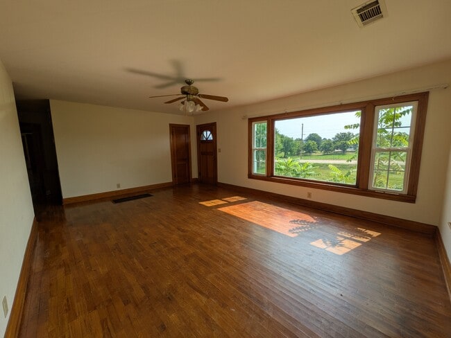 Photo - 1664 State Hwy 818