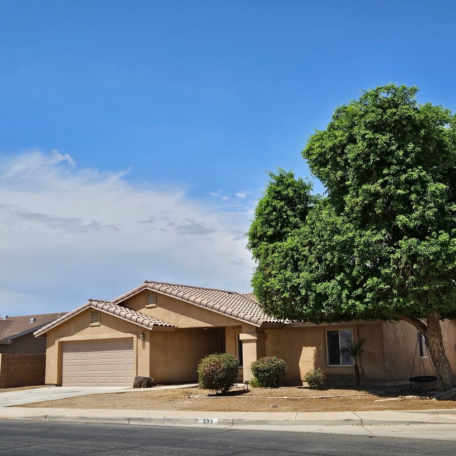 Updated rental on corner lot - Updated rental on corner lot