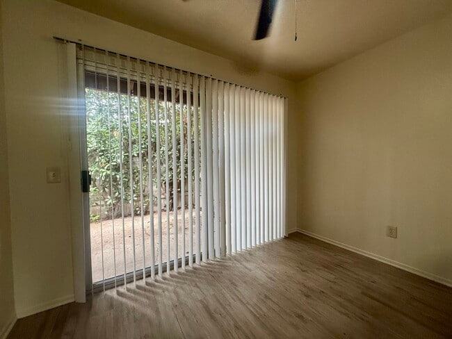 Los Robles Vista