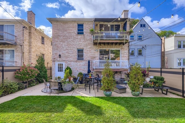 Photo - 2550 W Winnemac Ave