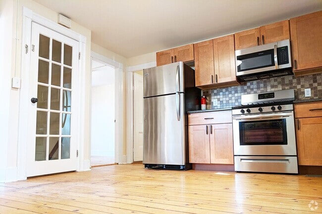 Building Photo - 18 Rose St Unit 18 Rose St #2 Rental