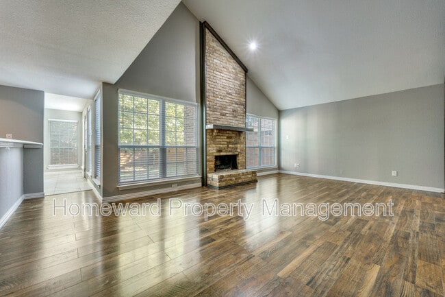 Photo - 2211 Heritage Cir