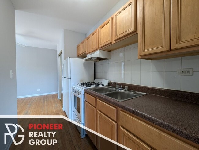 Photo - 910 W Dakin St Unit 914-214
