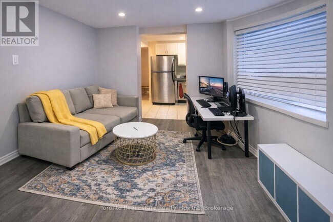 Photo - 2411 New St Unit 101