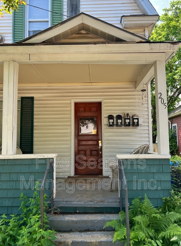 Building Photo - 205 N Willard St