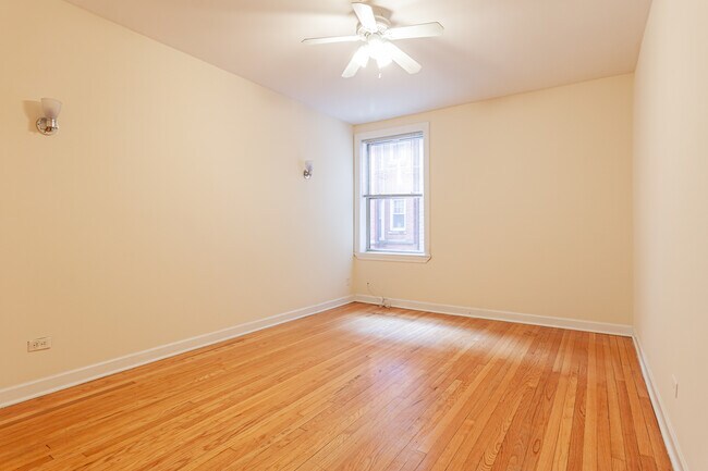 Photo - 540 W Aldine Ave Unit 2