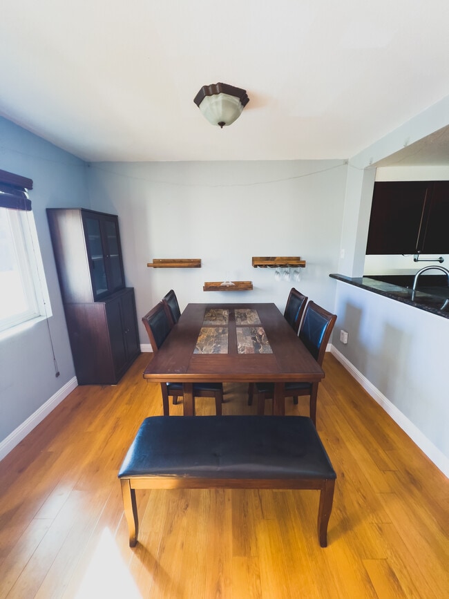 Photo - 3915 Nobel Dr