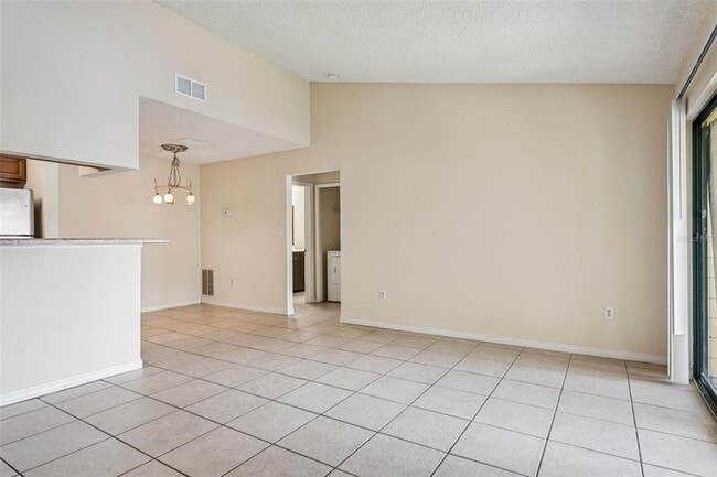 Photo - 8645 Fancy Finch Dr Unidad 204