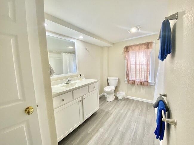 Photo - 1025 Cherry St