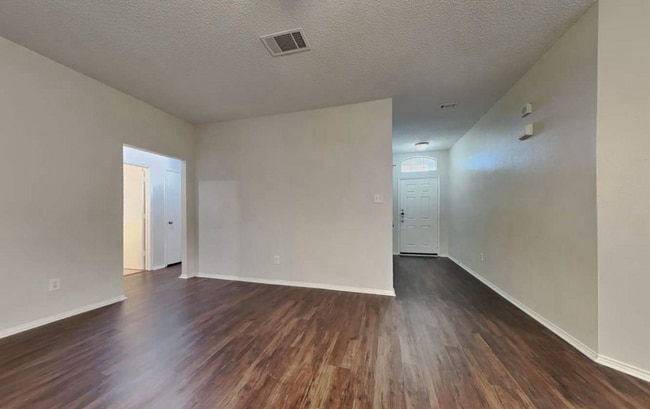 Photo - 344 McMurtry Dr