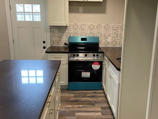 Photo - 2115 Fulton St