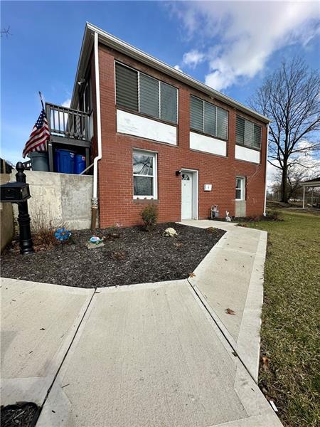 Photo - 1668 Obey St