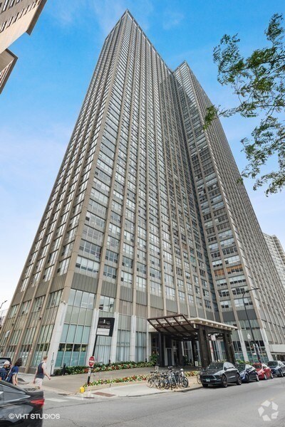 Building Photo - 655 W Irving Park Rd Unit 1813 Rental