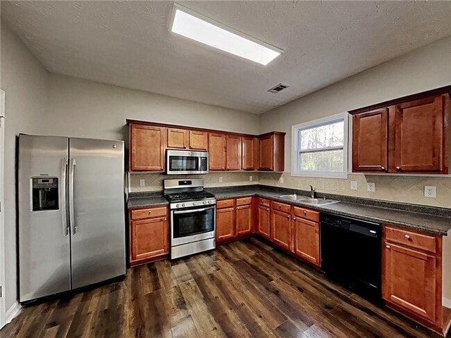 Photo - 365 Laurelton Cir