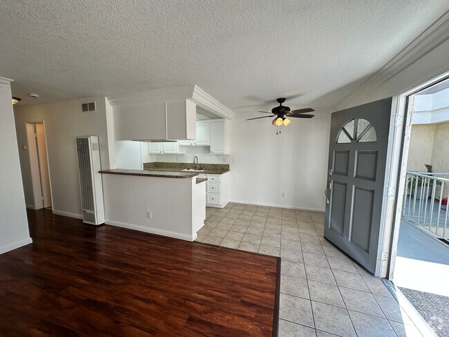 Building Photo - Nice 2 Bed 2 Bath Condo for lease with Par... Unit 15