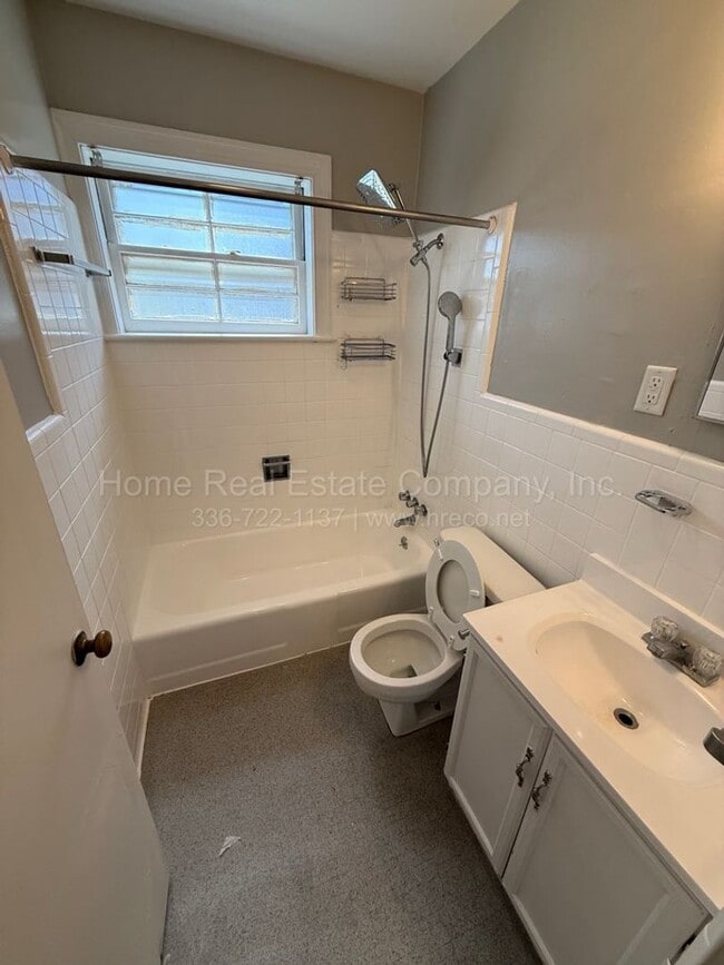 Photo - 803 W End Blvd Unidad A-5