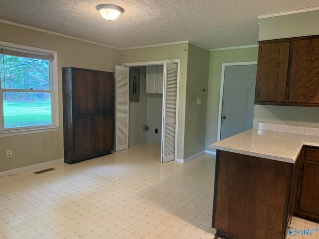 Photo - 304 Poplar St