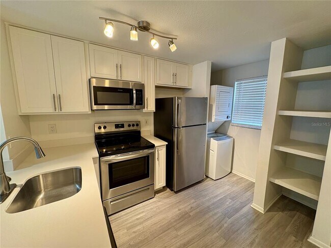 Photo - 308 57th Ave Dr E